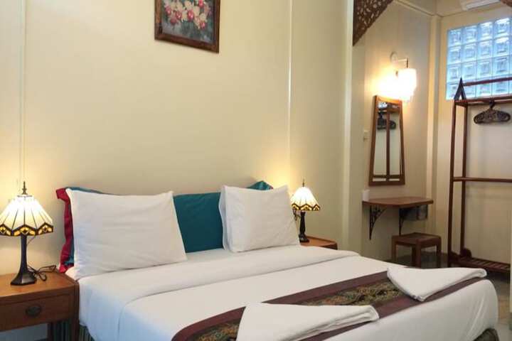 Room 5 of 73
