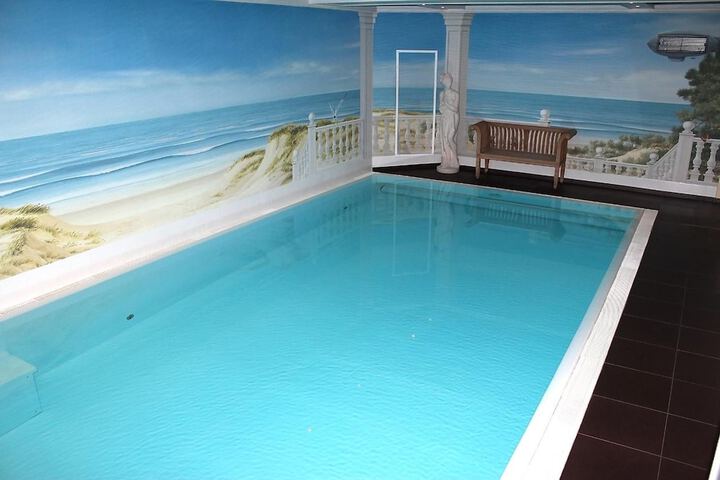 Pool Hotel