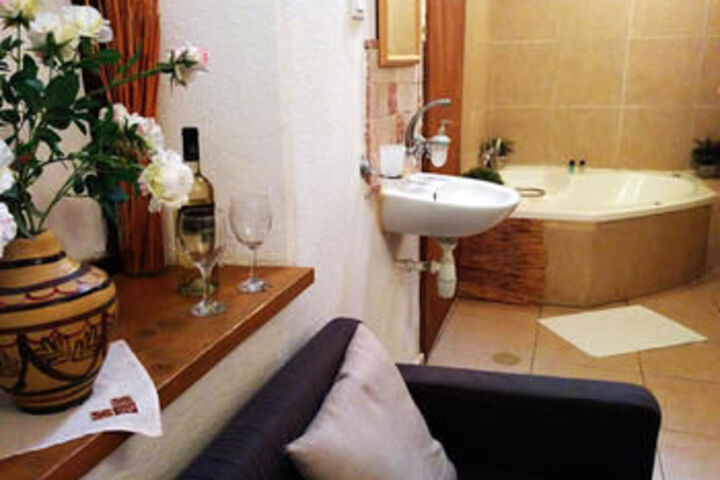 Room 21 of 40