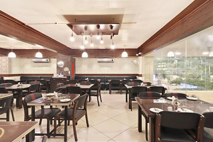 Dining 5 of 7