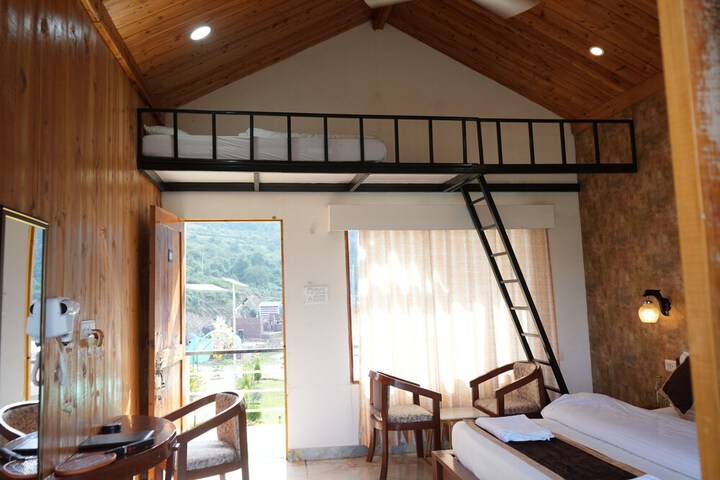 Room 3 of 7