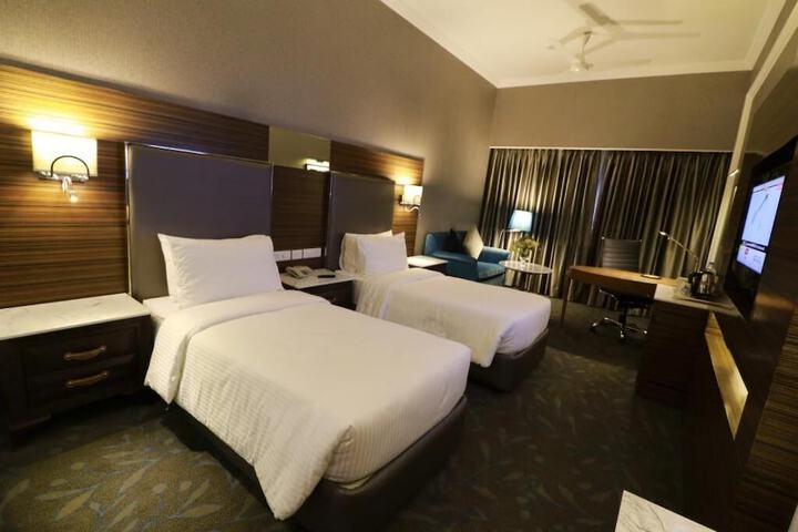 Room 14 of 38