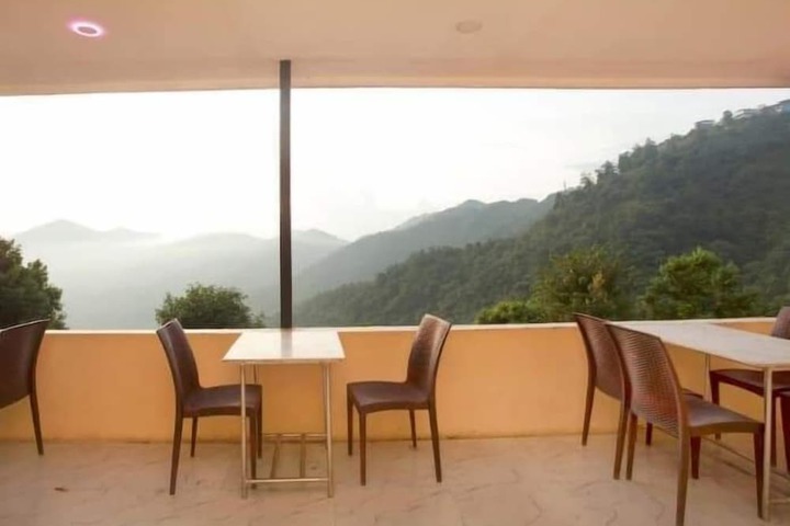 Dining 6 of 7
