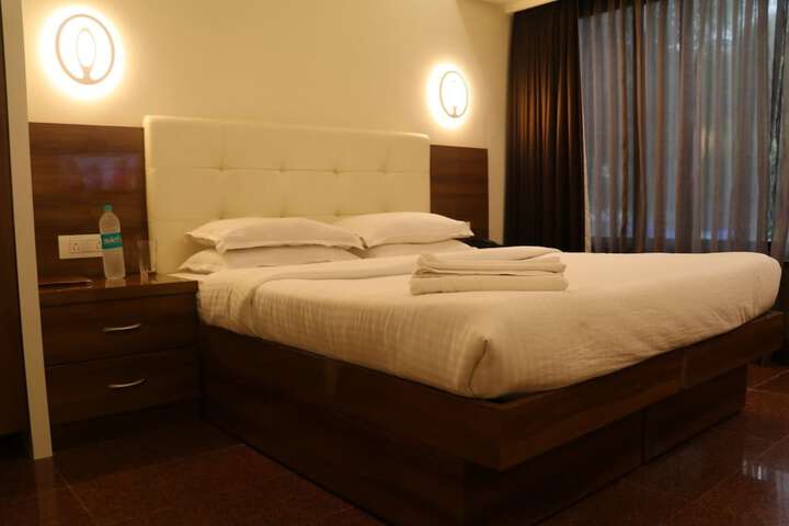 Room 14 of 97
