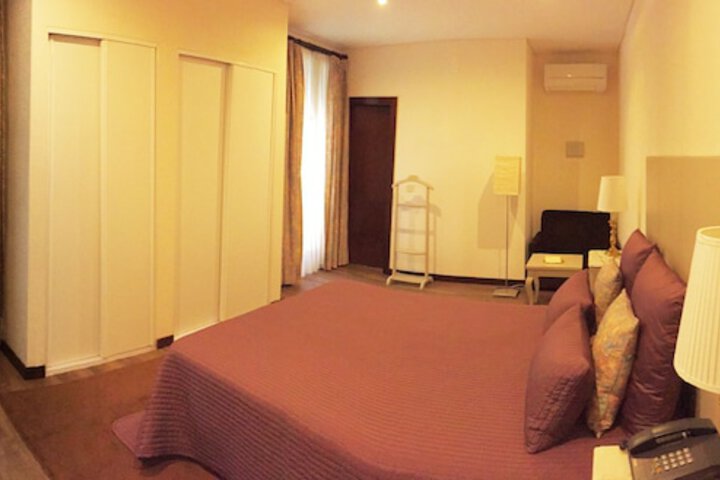 Room 5 of 57