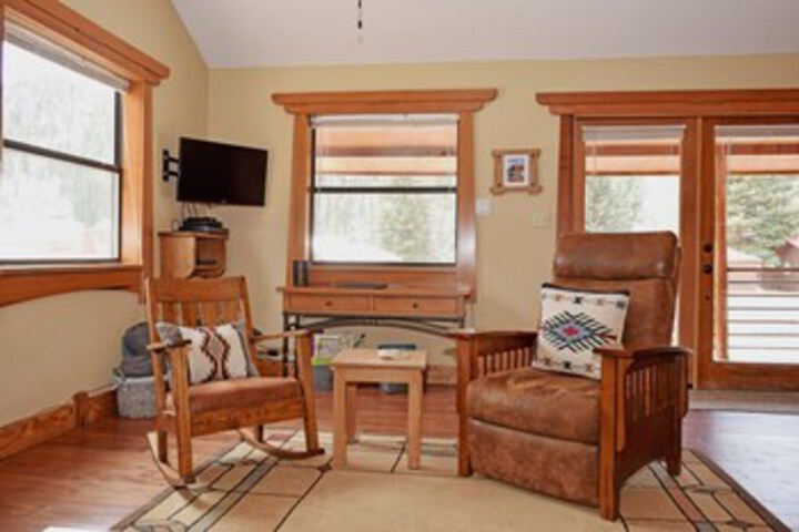 Room 12 of 28