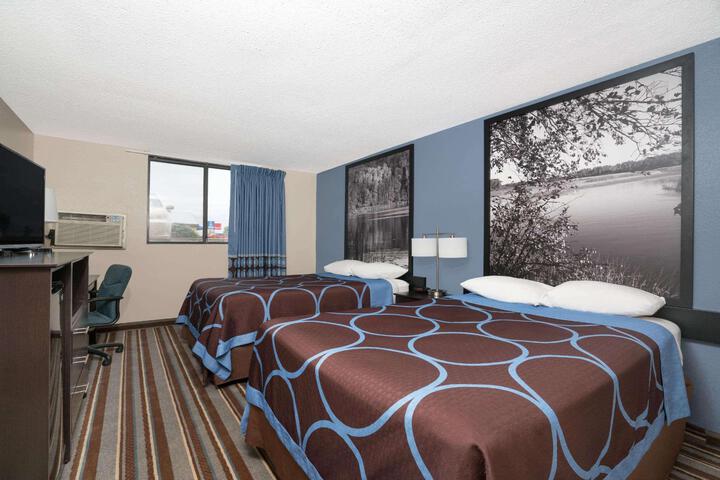 2 Double Beds (3 of 3)