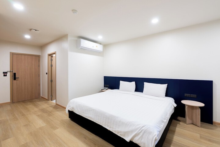Room 7 of 64