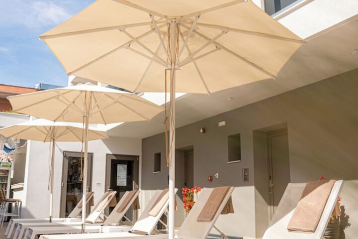 Sundeck 52 of 67
