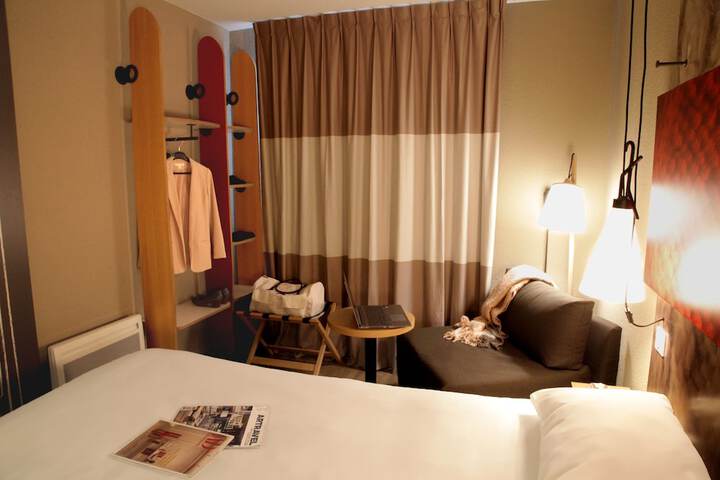 Room 9 of 65