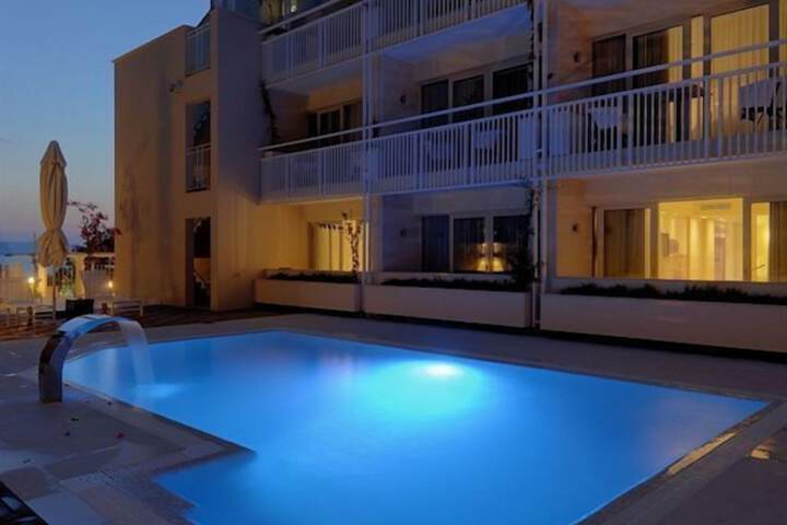Pool Hotel