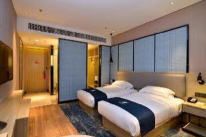 Room 9 of 9