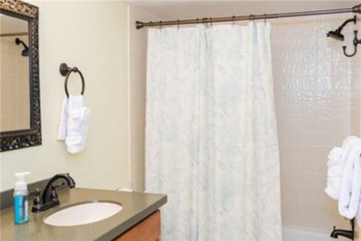 Room 3 of 21