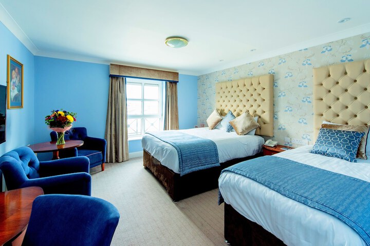 Room 12 of 64