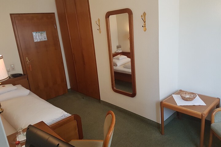 Room 19 of 67