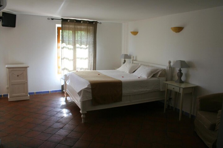 Room 15 of 33