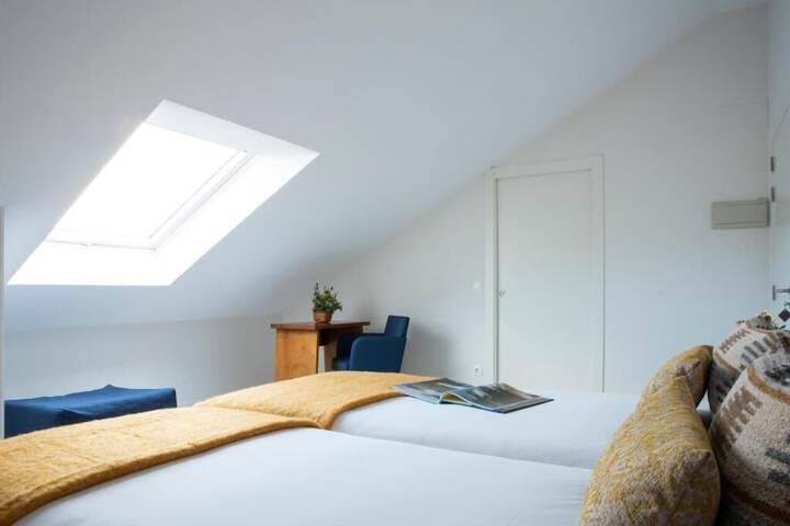 Room 6 of 63