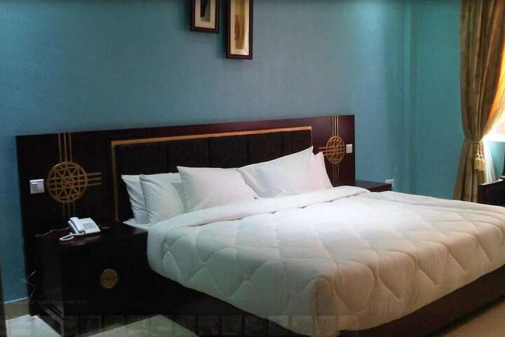 Room 17 of 53