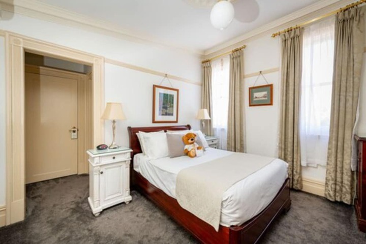 Room 25 of 54
