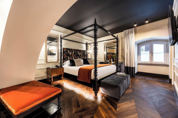 Room 3 of 53