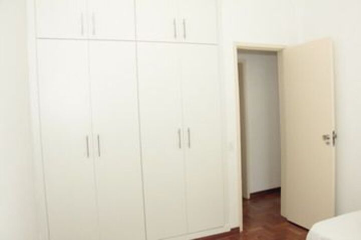 Room 13 of 38