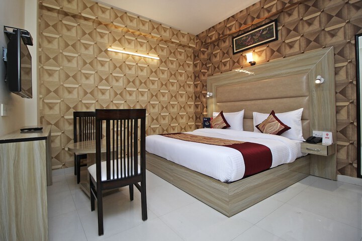 Room 9 of 22