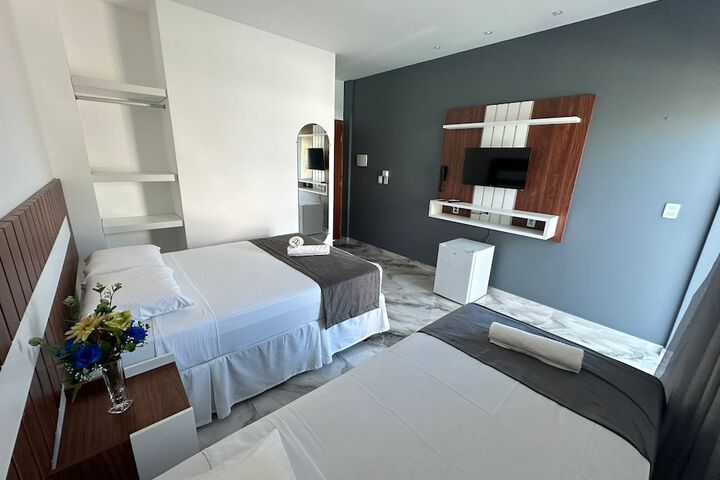 Room 12 of 32