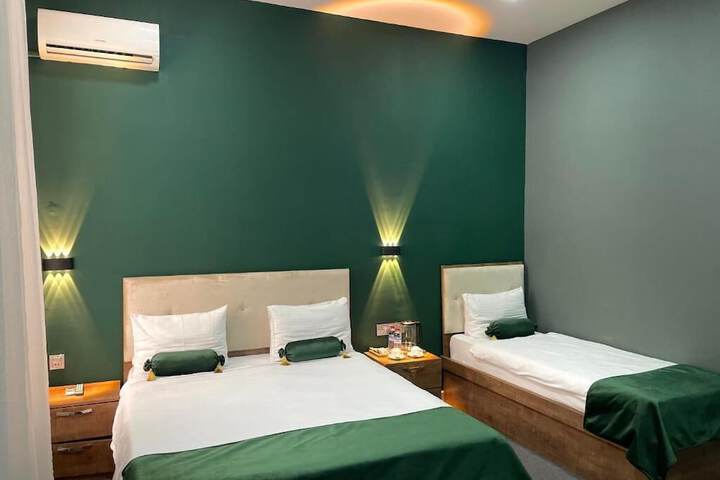 Room 21 of 35