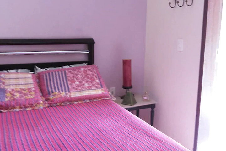 Room 4 of 7