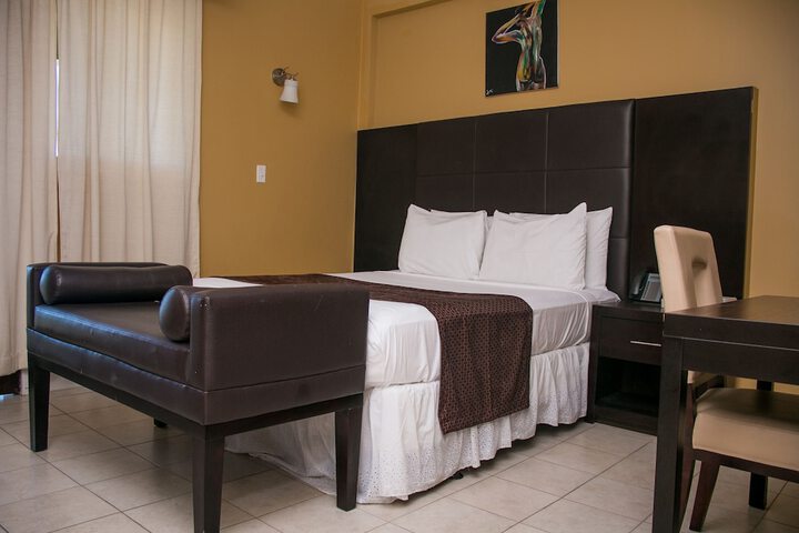 Room 6 of 63
