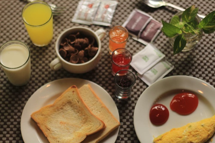Dining 26 of 43