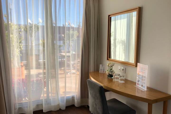 Room 53 of 108
