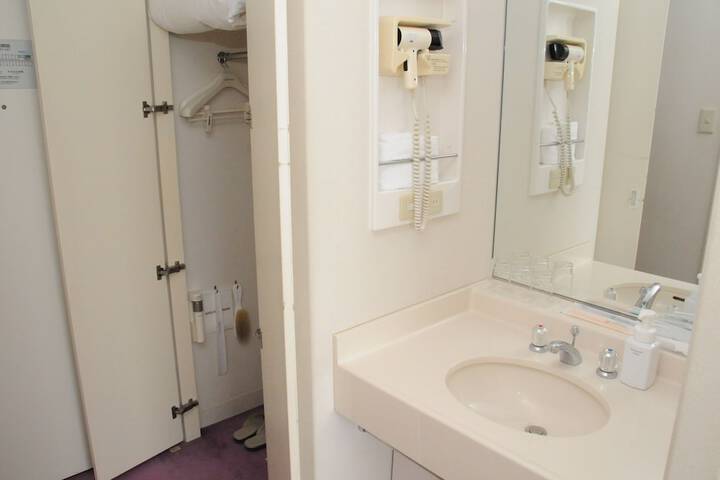 Room 4 of 54