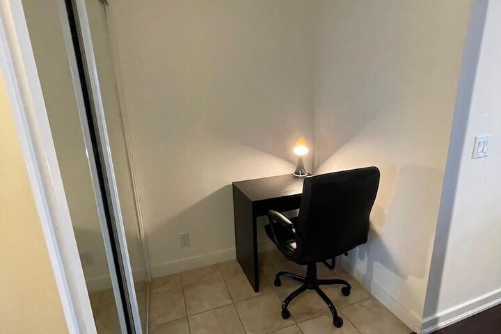 Room 29 of 273
