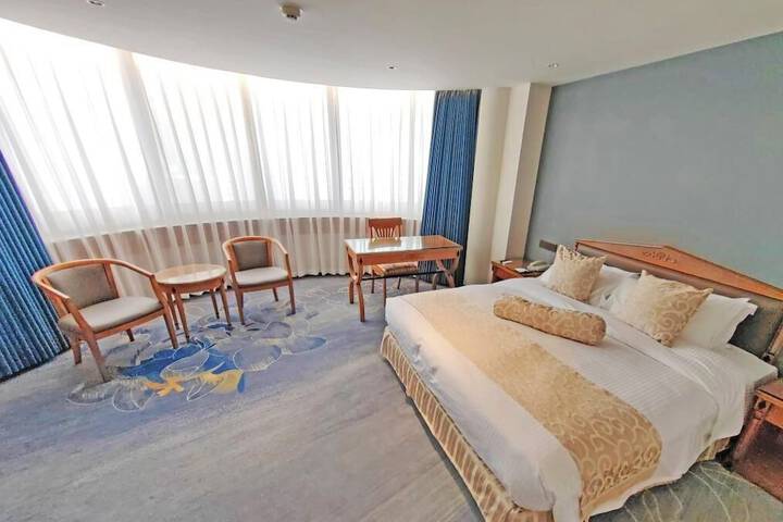 Room 13 of 22