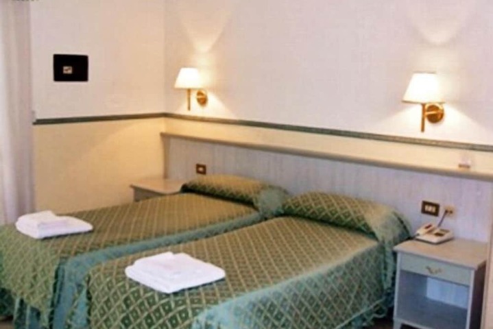 Room 39 of 83