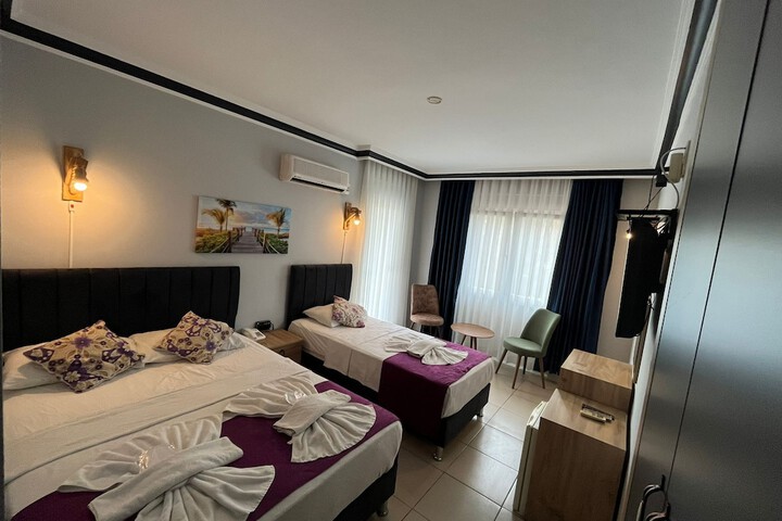 Room 8 of 42