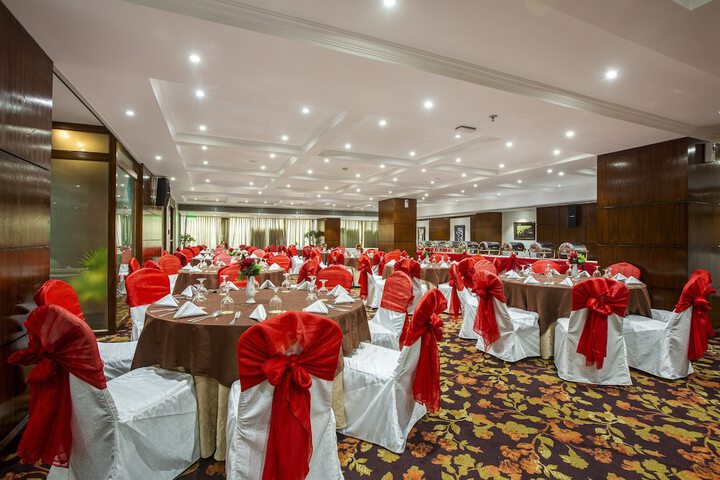 Ballroom/Hall 242 of 258