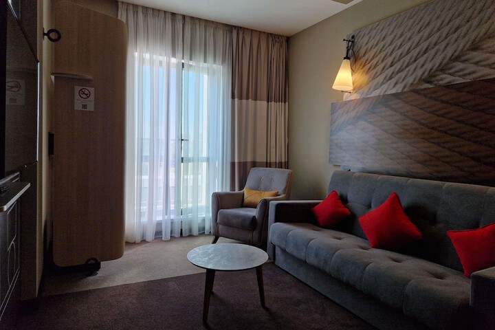 Room 7 of 42