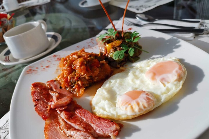 Breakfast meal