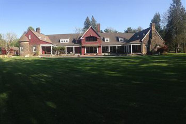 Exterior of Aspen Manor Resort