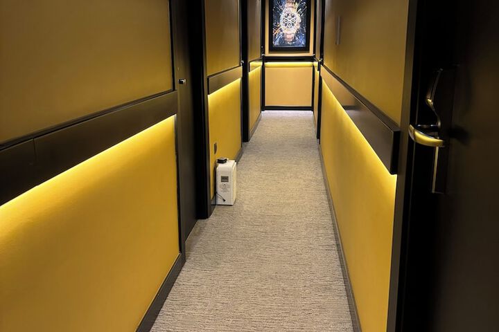 Ballroom/Hall 44 of 68