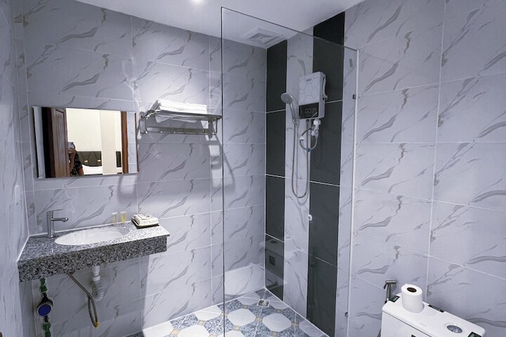 Room 25 of 31