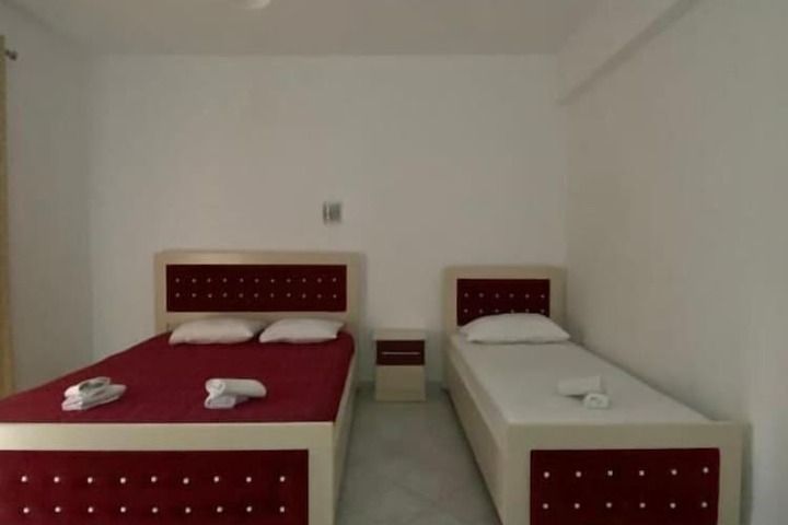 Room 4 of 26