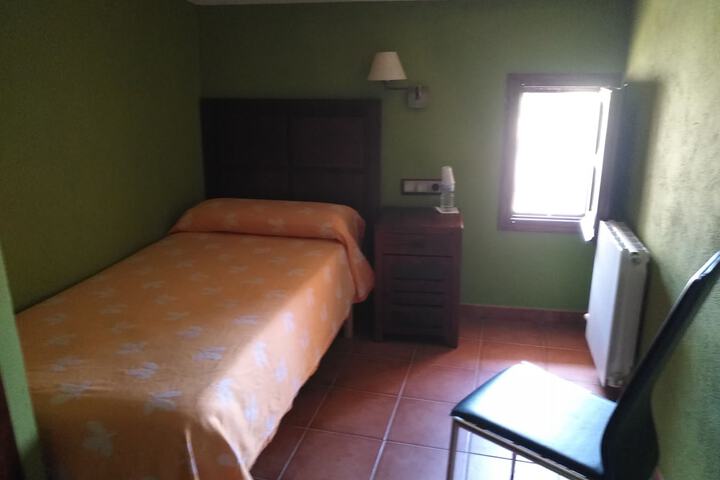 Room 6 of 13