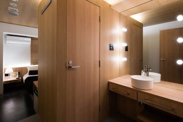 Room 2 of 36