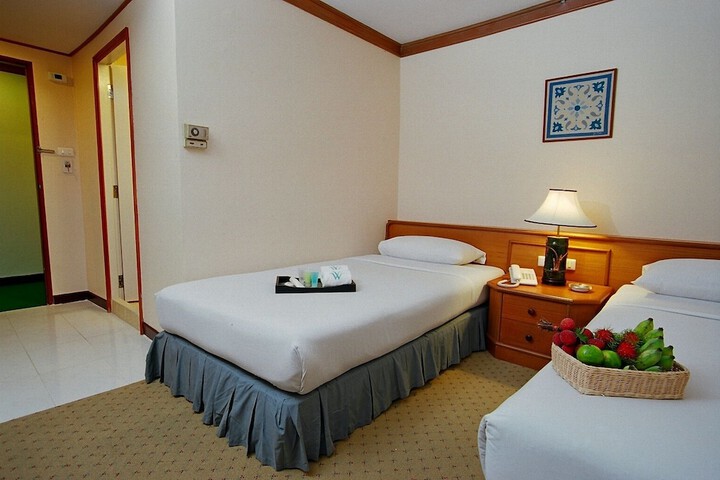 Room 18 of 32