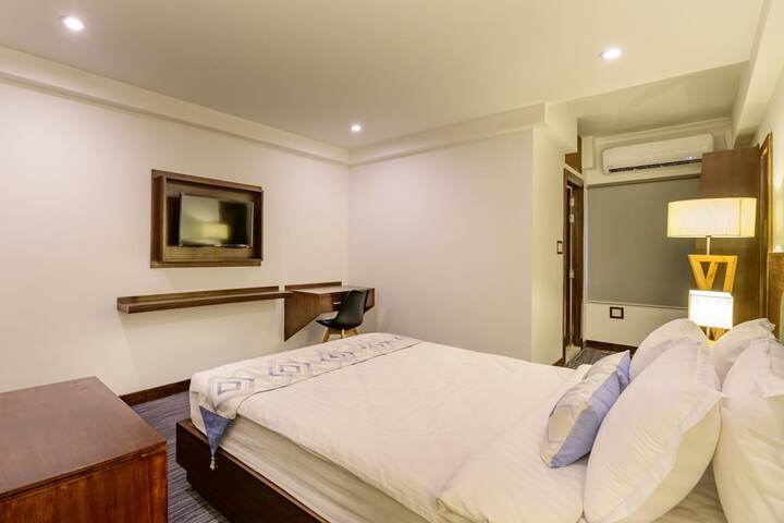 Room 22 of 38