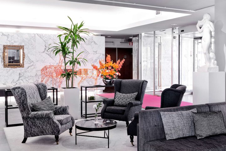 Guest Lobby