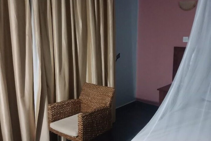 Room 3 of 53